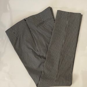 Eric Signature Size 2 black & white checked pants 70% rayon 26% nylon 4% spandex